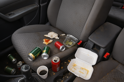 Geur uit auto verwijderen